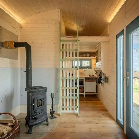 Visnovka - Maringotka Uprostred Prirody U Kutne Hory * Кутна-Гора